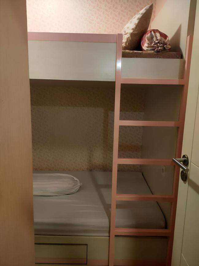 Tanglin Orchard Apartment Surabaya